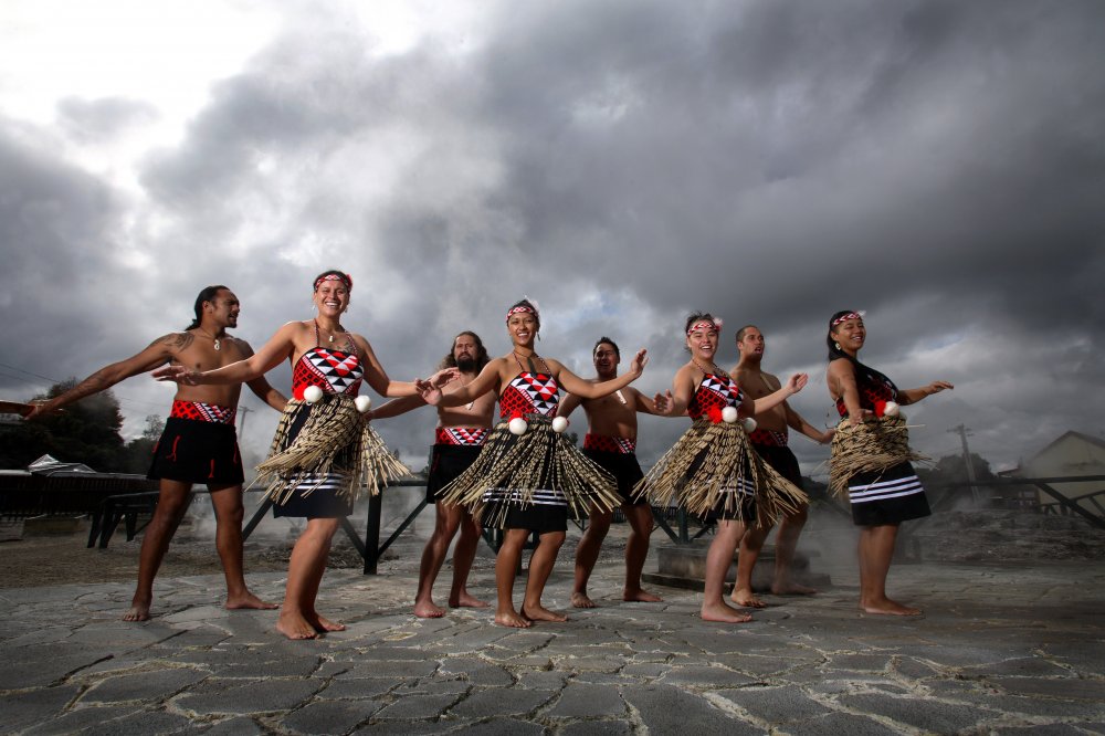 Describe and Promote a New Zealand Tourist Destination - Rotorua