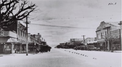 Looking north on Tutanekai Street, from the Hinemoa Street junction, 1936. Photographer unknown.  Collection of Rotorua Museum Te Whare Taonga o Te Arawa (CP-2580)