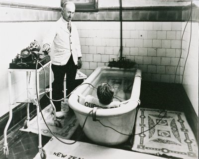 Electric bath in operation c.1935. Alexander Turnbull Library Reference number 1 1-003822-G