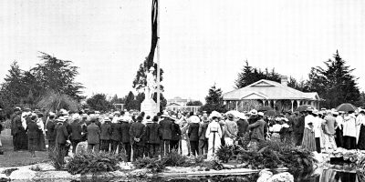 Crowds gather at Fred Wylie Memorial Carnival Day in February 1904